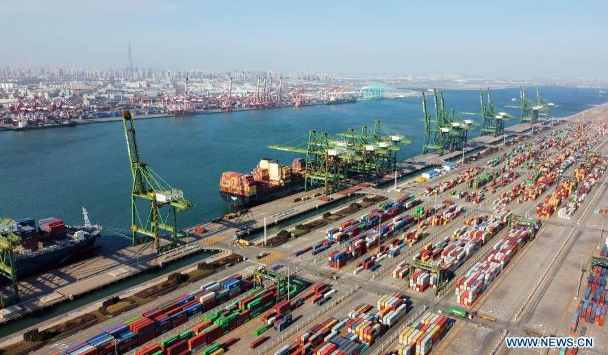 Tianjin Port sets new record of 18.35 million TEU for container throughput in 2020(图1)