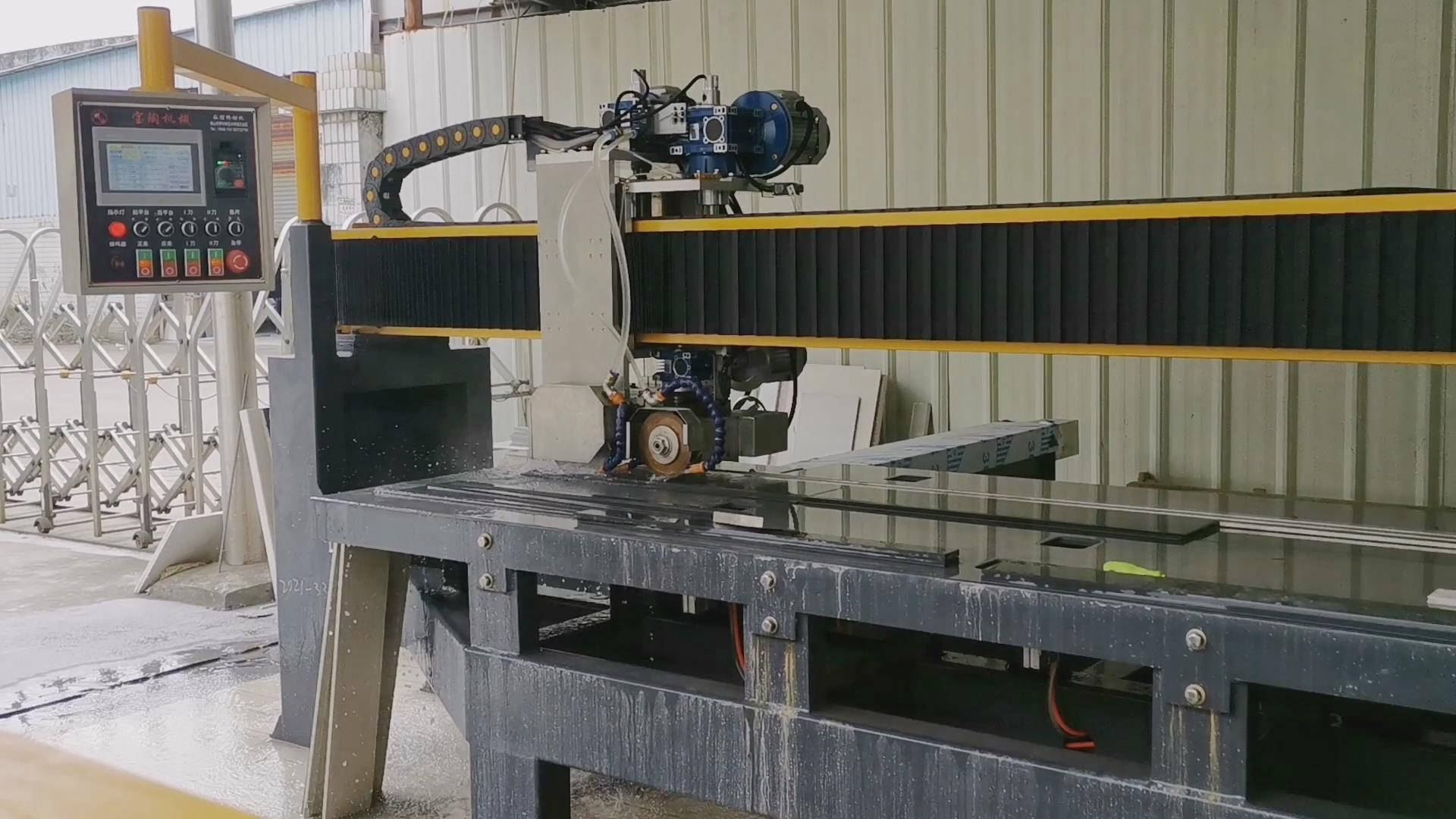  3200Bridge saw with automatic back blade and Multi-task cutting(图2)