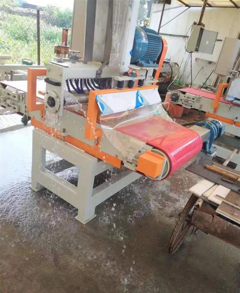 Single spindle continuous brick cutting machine