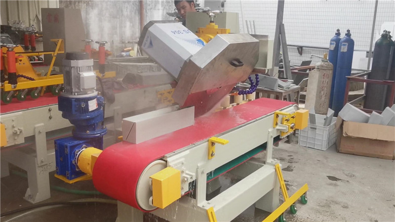 Foam brick utting machine