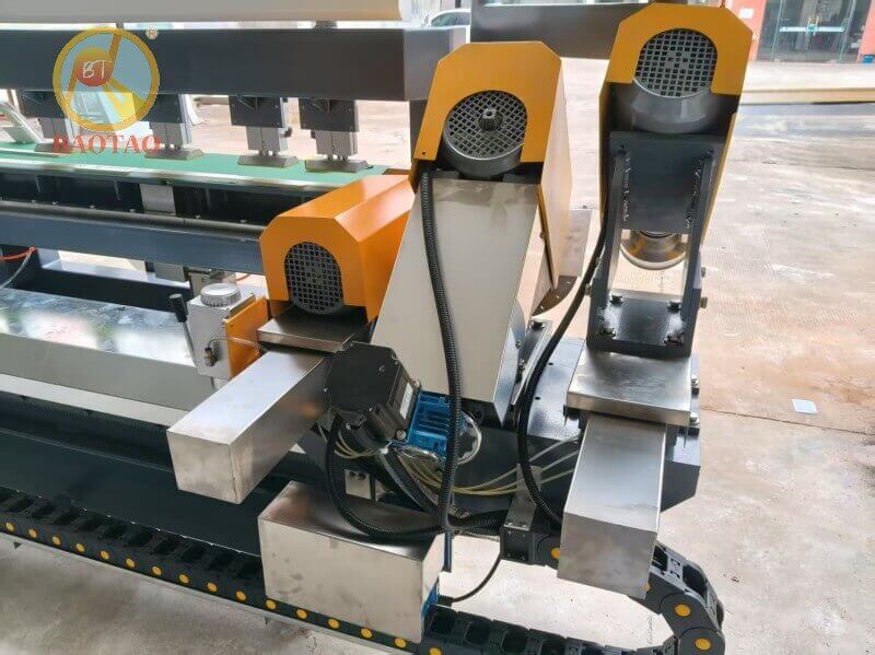 45 miter machine BT3200 (7).jpg