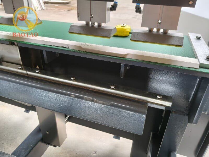 45 miter machine BT3200 (9).jpg